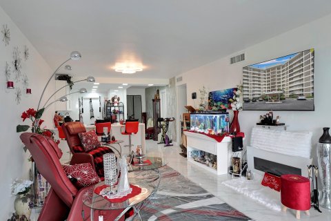 Copropriété à vendre à Pompano Beach, Floride: 2 chambres, 106.84 m2 № 945563 - photo 17