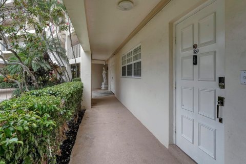 Copropriété à vendre à Pompano Beach, Floride: 2 chambres, 106.84 m2 № 945563 - photo 1