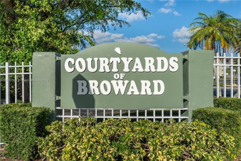 Купить кондоминиум в Норт-Лодердейл, Флорида 2 спальни, 92.9м2, № 911733 - фото 20