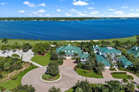 Villa ou maison à vendre à Palm City, Floride: 5 chambres, 437.94 m2 № 775284 - photo 16