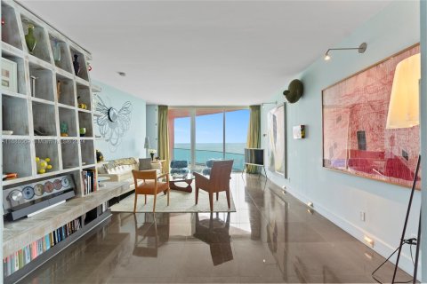 Condo in Miami Beach, Florida, 2 bedrooms  № 1409400 - photo 6