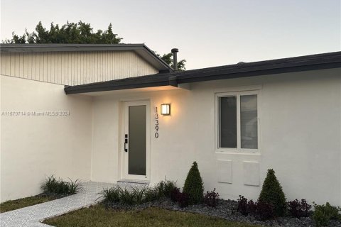 Casa en venta en Miami, Florida, 3 dormitorios, 129.78 m2 № 1409455 - foto 1