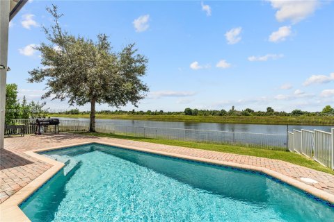 Villa ou maison à vendre à Miramar, Floride: 4 chambres, 275.27 m2 № 1360528 - photo 5