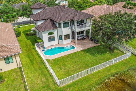 Villa ou maison à vendre à Miramar, Floride: 4 chambres, 275.27 m2 № 1360528 - photo 3