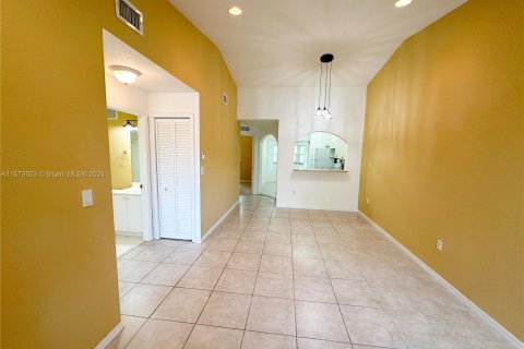 Condominio en venta en Homestead, Florida, 2 dormitorios, 75.72 m2 № 1135577 - foto 2