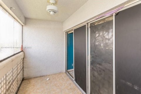 Condominio en venta en Lauderhill, Florida, 2 dormitorios, 114.27 m2 № 723984 - foto 6