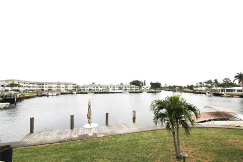 Condo in Pompano Beach, Florida, 2 bedrooms  № 1139351 - photo 9