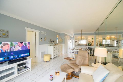 Condo in Pompano Beach, Florida, 2 bedrooms  № 1139351 - photo 12