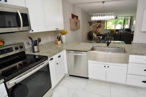 Condo in Delray Beach, Florida, 2 bedrooms  № 1210151 - photo 17