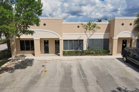 Commercial property in West Palm Beach, Florida № 1210125 - photo 23