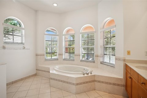 Casa en venta en Royal Palm Beach, Florida, 5 dormitorios, 324.79 m2 № 1404202 - foto 15