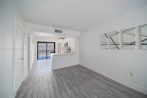 Townhouse in Miami, Florida 1 bedroom, 62.15 sq.m. № 1404200 - photo 1