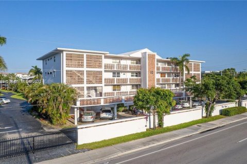 Copropriété à vendre à Boca Raton, Floride: 2 chambres, 104.05 m2 № 1310713 - photo 1