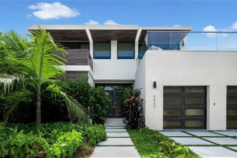 House in Miami Beach, Florida 5 bedrooms, 343.09 sq.m. № 1310669 - photo 30