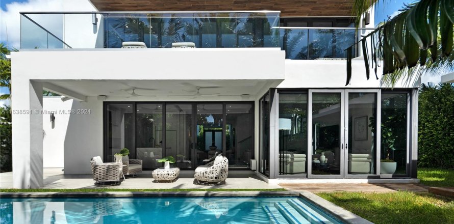 Casa en Miami Beach, Florida 5 dormitorios, 343.09 m2 № 1310669