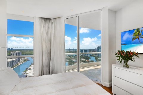 Condo in Sunny Isles Beach, Florida, 4 bedrooms  № 780422 - photo 12