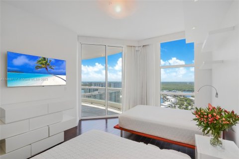 Condo in Sunny Isles Beach, Florida, 4 bedrooms  № 780422 - photo 15