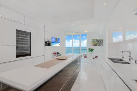 Condo in Sunny Isles Beach, Florida, 4 bedrooms  № 780422 - photo 5