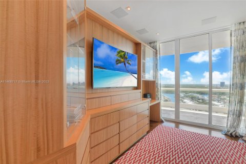 Condo in Sunny Isles Beach, Florida, 4 bedrooms  № 780422 - photo 13