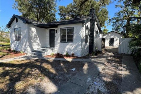 House in Tampa, Florida 3 bedrooms, 86.96 sq.m. № 1414608 - photo 2