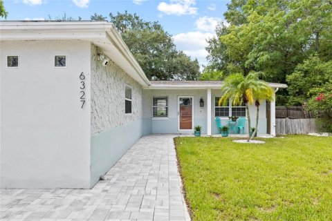 Villa ou maison à vendre à Tampa, Floride: 4 chambres, 121.89 m2 № 1369832 - photo 5