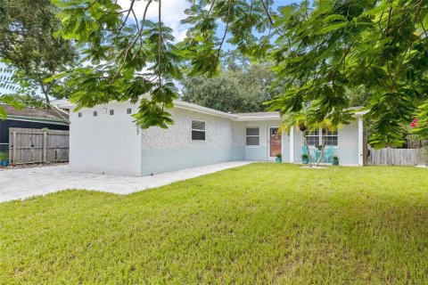 Villa ou maison à vendre à Tampa, Floride: 4 chambres, 121.89 m2 № 1369832 - photo 4