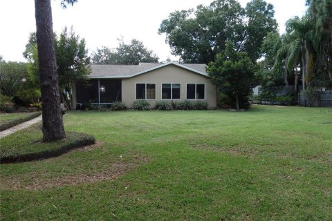 House in Tampa, Florida 3 bedrooms, 186.27 sq.m. № 1318341 - photo 13