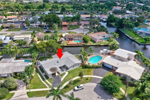 Casa en venta en Plantation, Florida, 3 dormitorios, 219.06 m2 № 866213 - foto 1