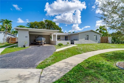 Casa en venta en Plantation, Florida, 3 dormitorios, 219.06 m2 № 866213 - foto 2
