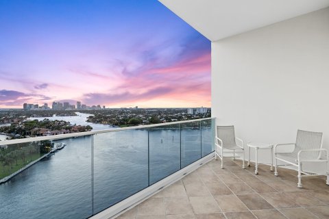 Condominio en venta en Fort Lauderdale, Florida, 3 dormitorios, 324.04 m2 № 1081428 - foto 16