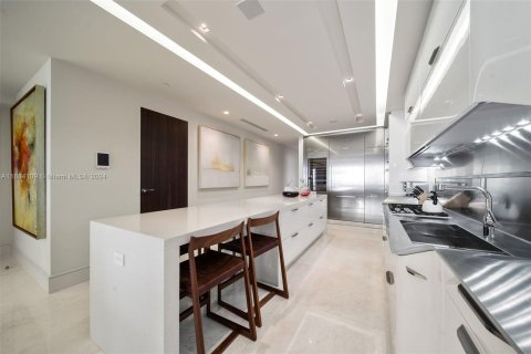 Condominio en venta en Bal Harbour, Florida, 3 dormitorios, 278.99 m2 № 1419837 - foto 18