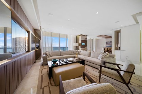 Condominio en venta en Bal Harbour, Florida, 3 dormitorios, 278.99 m2 № 1419837 - foto 1