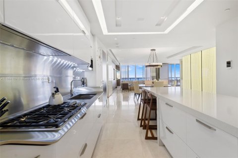 Condominio en venta en Bal Harbour, Florida, 3 dormitorios, 278.99 m2 № 1419837 - foto 16