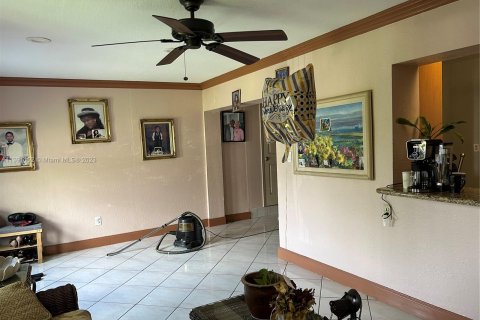 Купить виллу или дом в Норт-Майами-Бич, Флорида 3 спальни, 194.35м2, № 511567 - фото 9