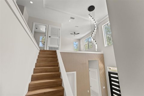 Casa en venta en Tampa, Florida, 5 dormitorios, 336.86 m2 № 1315141 - foto 17