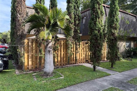 Townhouse in Miami, Florida 2 bedrooms, 120.96 sq.m. № 1421637 - photo 2