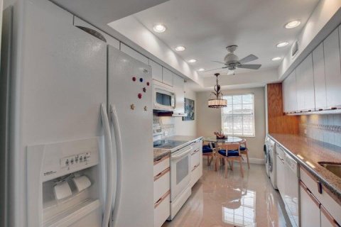 Condo in Riviera Beach, Florida, 3 bedrooms  № 1228553 - photo 29