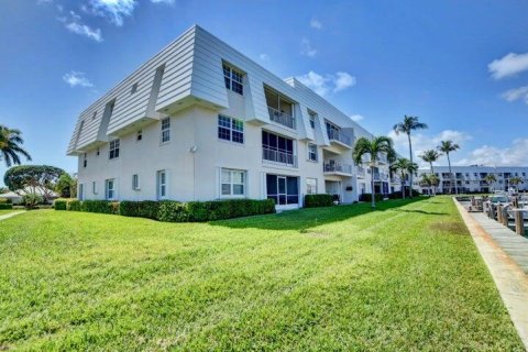 Condo in Riviera Beach, Florida, 3 bedrooms  № 1228553 - photo 13