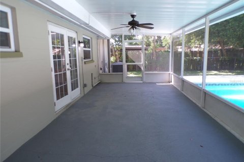 House in Tampa, Florida 3 bedrooms, 106.84 sq.m. № 1354236 - photo 15