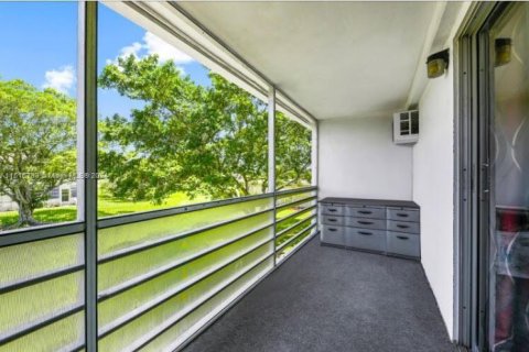 Condo in Deerfield Beach, Florida, 1 bedroom  № 951971 - photo 6