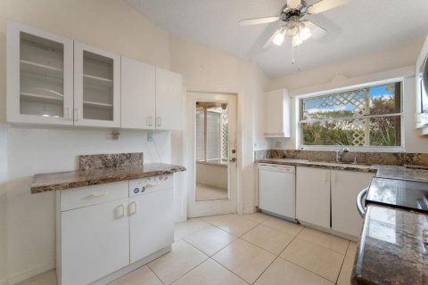 Townhouse in Delray Beach, Florida 3 bedrooms, 136.19 sq.m. № 913852 - photo 6
