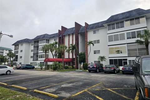 Condominio en venta en Lauderhill, Florida, 1 dormitorio, 89.09 m2 № 959235 - foto 9