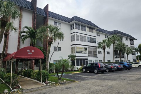 Condominio en venta en Lauderhill, Florida, 1 dormitorio, 89.09 m2 № 959235 - foto 6