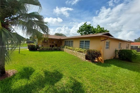 Casa en venta en Pembroke Pines, Florida, 3 dormitorios, 157.93 m2 № 1310795 - foto 5