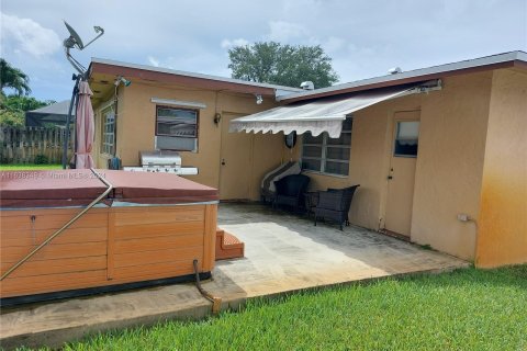 Casa en venta en Pembroke Pines, Florida, 3 dormitorios, 157.93 m2 № 1310795 - foto 8