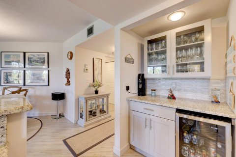 Condo in Hutchinson Island South, Florida, 3 bedrooms  № 991881 - photo 2