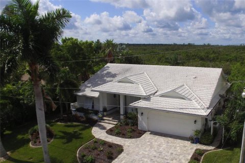 Villa ou maison à vendre à Punta Gorda, Floride: 3 chambres, 176.89 m2 № 1286242 - photo 1