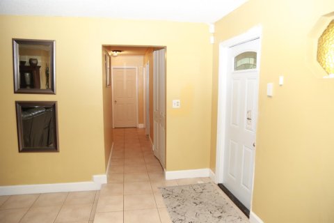 House in North Lauderdale, Florida 4 bedrooms, 174.38 sq.m. № 1170983 - photo 15