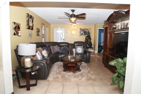 Villa ou maison à vendre à North Lauderdale, Floride: 4 chambres, 174.38 m2 № 1170983 - photo 20