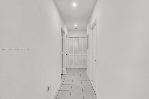 Villa ou maison à vendre à Miami Gardens, Floride: 4 chambres, 137.96 m2 № 1358705 - photo 8